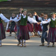 Deju kolektīvs “Lienīte” : “Latvju bērni danci veda” Ludzā