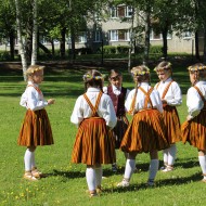 Deju kolektīvs “Lienīte” : “Latvju bērni danci veda” Ludzā