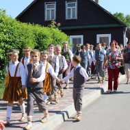 Deju kolektīvs “Lienīte” : “Latvju bērni danci veda” Ludzā