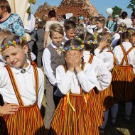 Deju kolektīvs “Lienīte” : “Latvju bērni danci veda” Ludzā