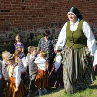 Deju kolektīvs “Lienīte” : “Latvju bērni danci veda” Ludzā