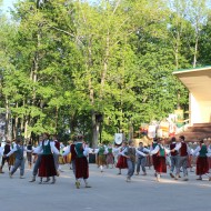 Deju kolektīvs “Lienīte” : “Latvju bērni danci veda” Ludzā