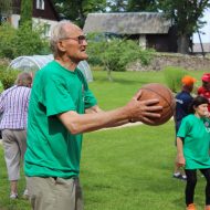 Starppagastu senioru sporta spēles “Kam vēl nav 100, tas var!”